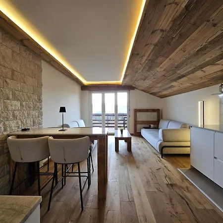 Attique De La Moubra 4 Apartment