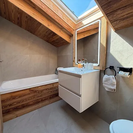 Apartment Attique De La Moubra 4 *
